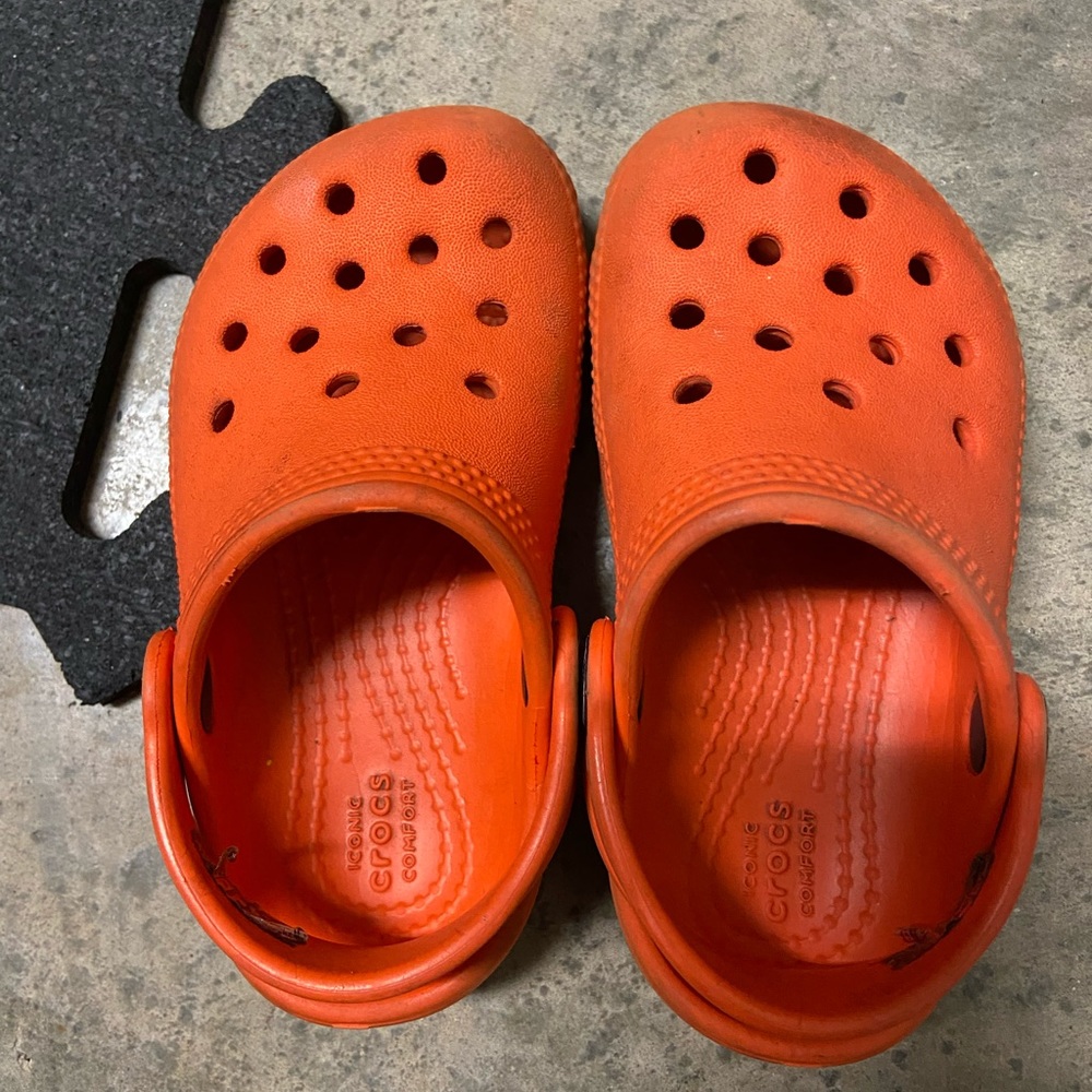 Toddler crocs size 6/7
